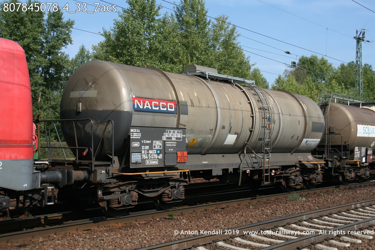 807845078-4_33_Zacs.JPG